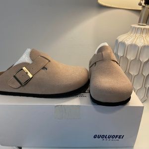 NEW Clog shoes Guoluofei